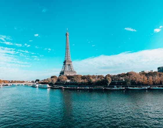 Accra → Paris